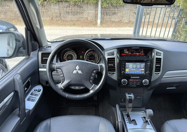 Mitsubishi Pajero cena 99900 przebieg: 249000, rok produkcji 2015 z Gdynia małe 67